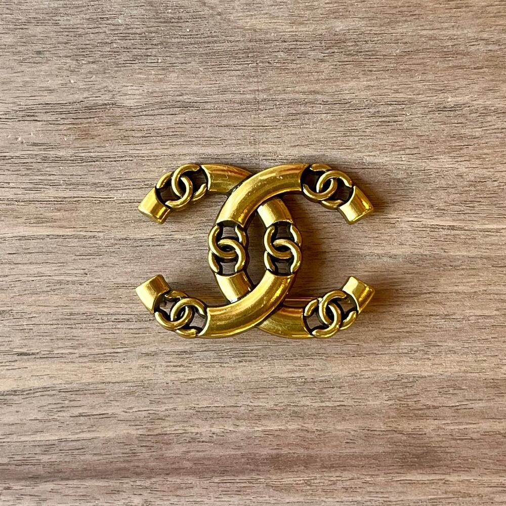 CHANEL CC Gold Tone Metal Brooch